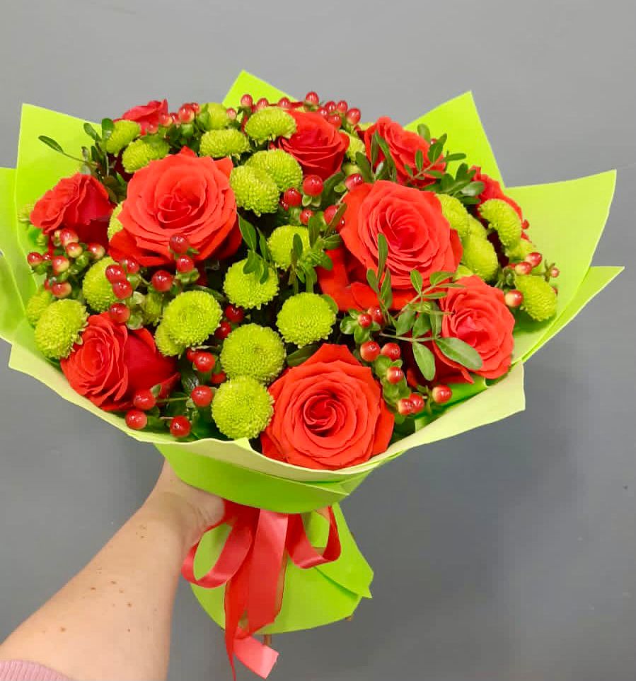 Букет цветов из: Хризантемы и Розы в Новокаякенте