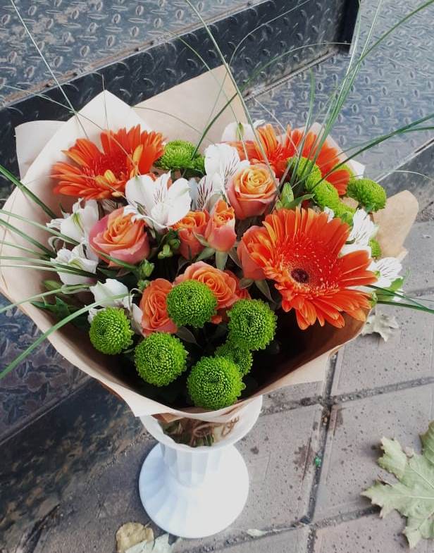 Букет цветов из: Герберы, Хризантемы, Альстромерии и Розы в Новокаякенте