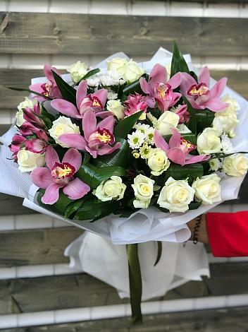 Букет цветов из: Розы и Хризантемы в Новокаякенте