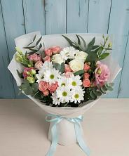 Букет цветов из:  Розы, Лизиантусы и Хризантемы в Новокаякенте