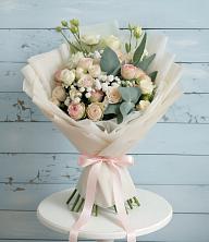 Букет цветов из:  Розы и Лизиантусы в Новокаякенте
