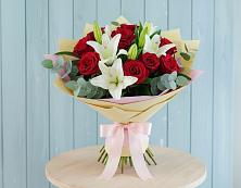 Букет цветов из:  Лилии и Розы в Новокаякенте