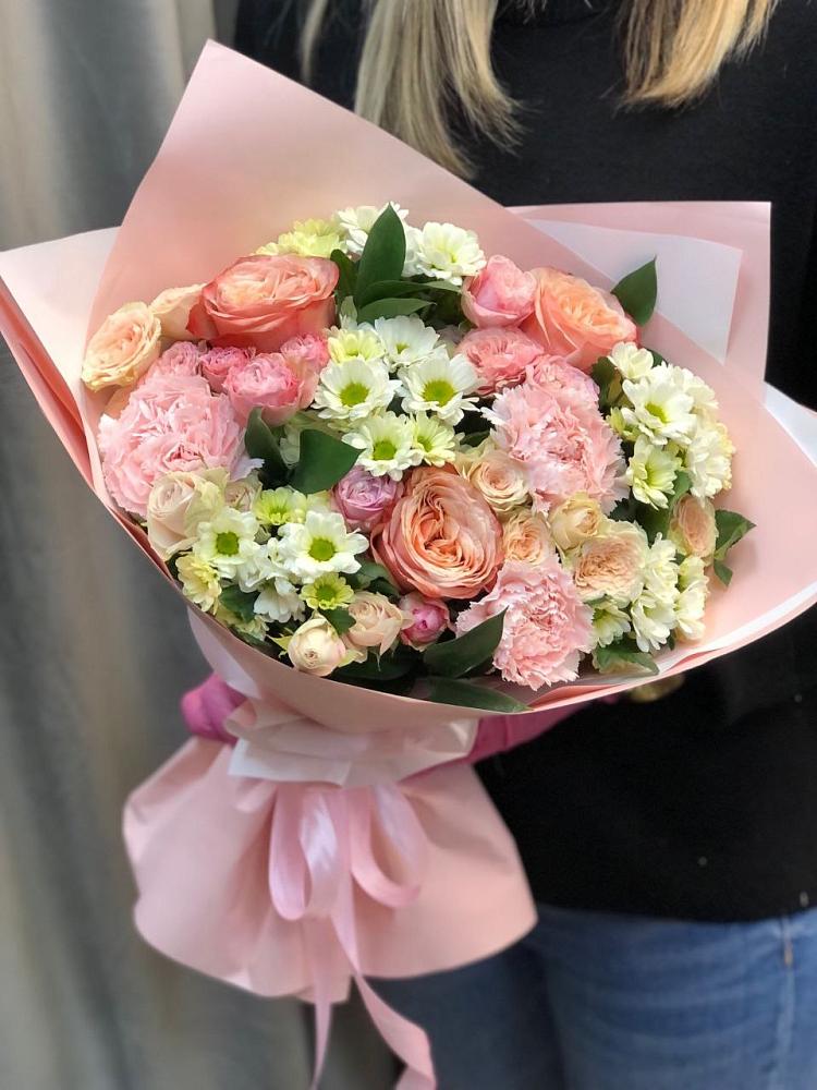 Букет цветов из: Гвоздики, Розы и Хризантемы в Новокаякенте