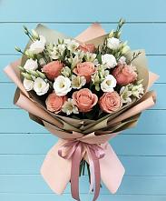 Букет цветов из:  Розы, Альстромерии и Лизиантусы в Новокаякенте