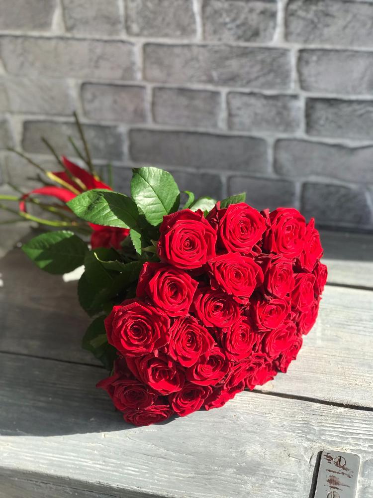 Букет Красные розы Фридом в Новокаякенте
