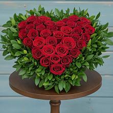 Цветочная композиция из Розы в виде сердца в Новокаякенте