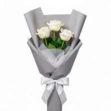 Букет 3 белые розы в Новокаякенте