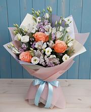 Букет цветов из:  Лизиантусы, Розы, Альстромерии и Гипсофила #REPLACE_PRED# Новокаякенте