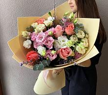 Букет цветов из:  Розы, Лизиантусы и Гвоздики #REPLACE_PRED# Новокаякенте