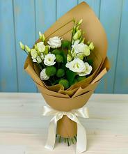 Букет цветов из:  Хризантемы и Лизиантусы #REPLACE_PRED# Новокаякенте