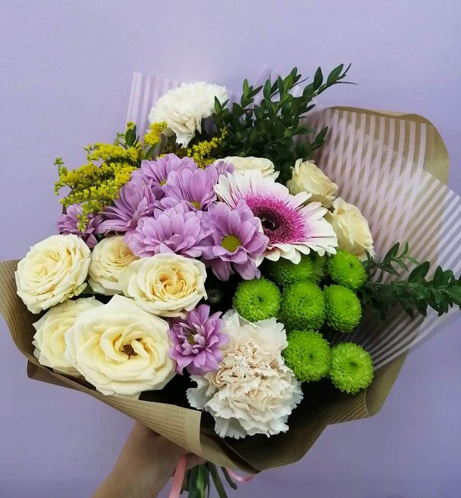 Букет цветов из: Хризантемы, Розы, Гвоздики и Герберы в Новокаякенте