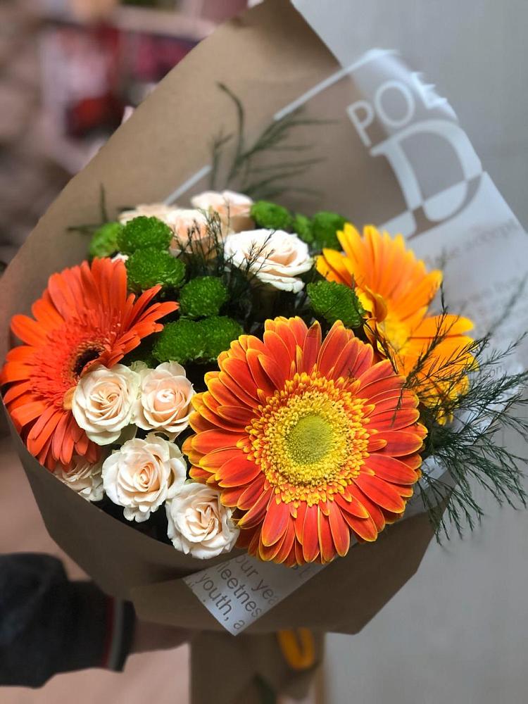 Букет цветов из: Герберы, Хризантемы и Розы в Новокаякенте