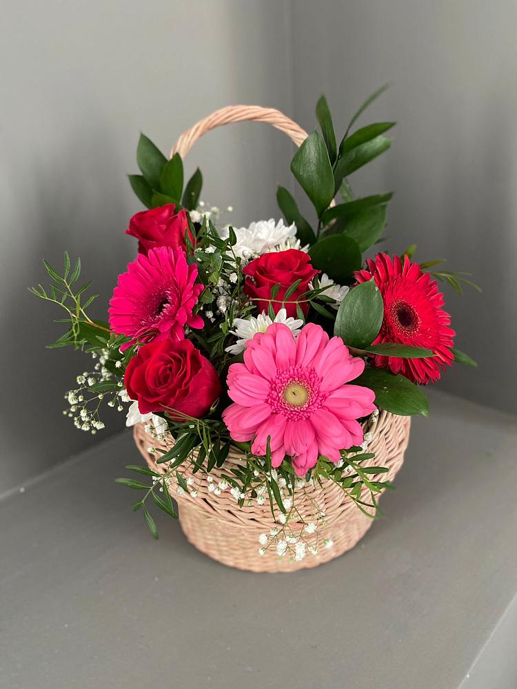 Цветочная композиция из Розы, Хризантемы и Герберы в корзине в Новокаякенте