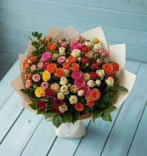 Букет Микс из разноцветных кустовых роз в Новокаякенте