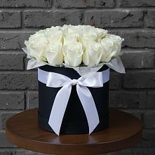 Цветочная композиция из Розы в шляпной коробке в Новокаякенте