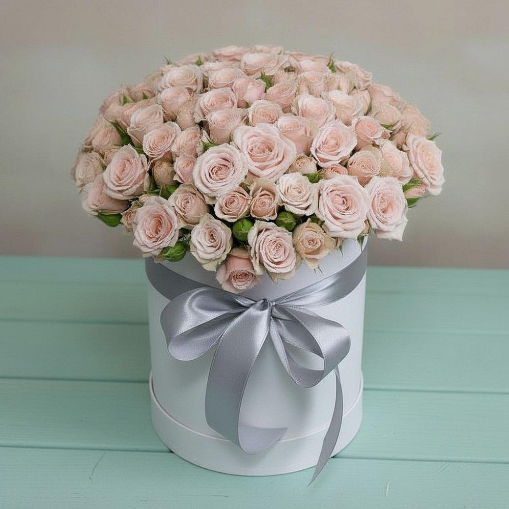 Цветочная композиция из Розы в шляпной коробке в Новокаякенте