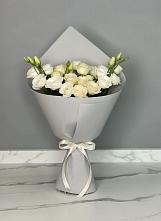 Букет цветов из:  Розы и Лизиантусы в Новокаякенте